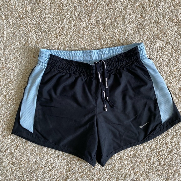 Nike dri-fit shorts - Picture 2 of 2